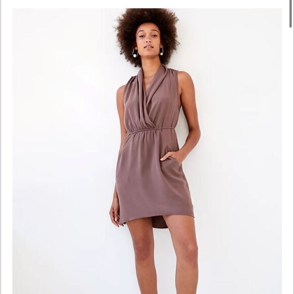 Wilfred Aritzia Sabine Minidress,Small. Grey. Faux wrap. Excellent condition. - Picture 9 of 10